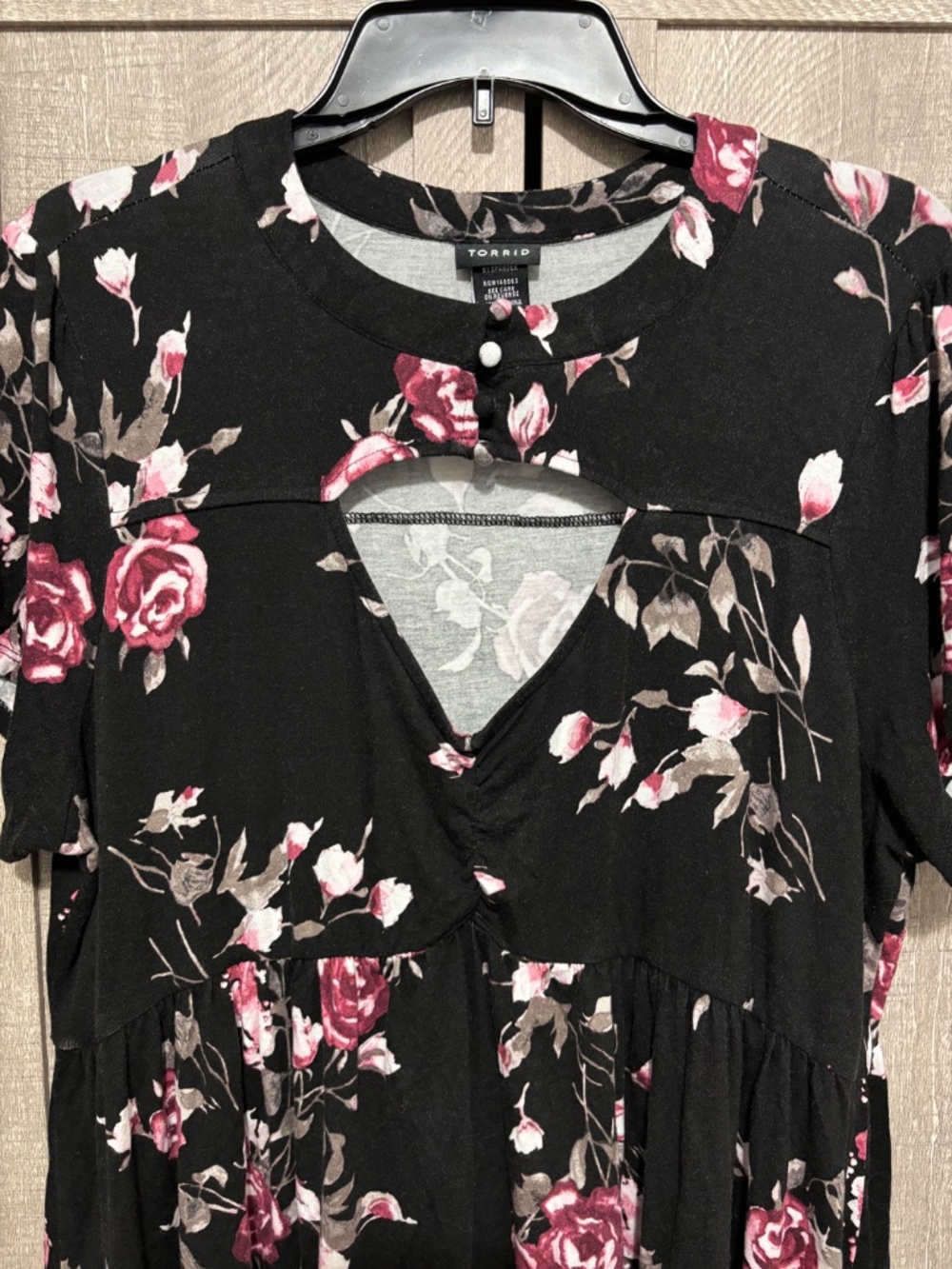 Black and Pink Floral Torrid Babydoll Top size 1 1X - Picture 4 of 8